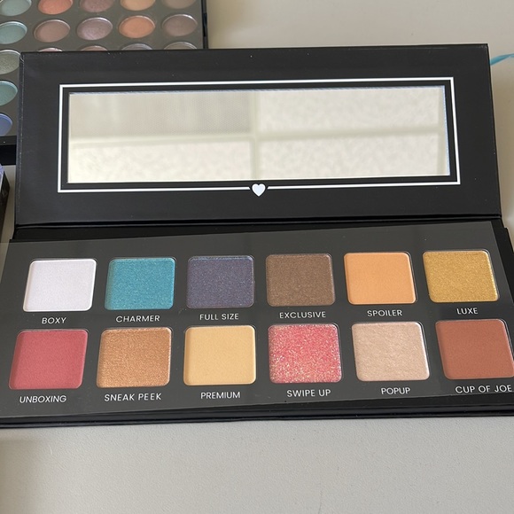 Eyeshadow bundle - Picture 6 of 10